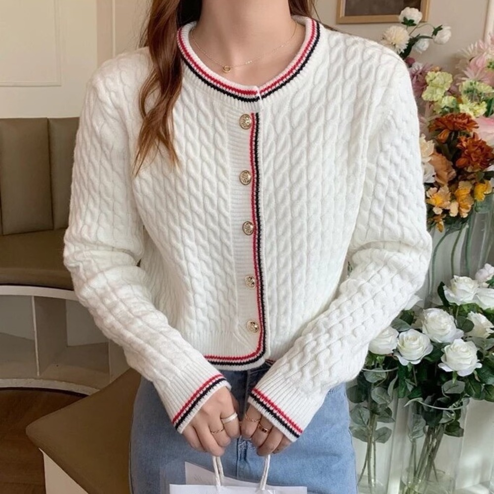 Cable knit sweater cardigan white stripe button cropped womens long sleeve